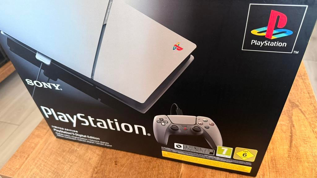 Geseald: Ps5 1tb 30th anniversary edition met bon, Ophalen, Nieuw, Playstation 5 Digital