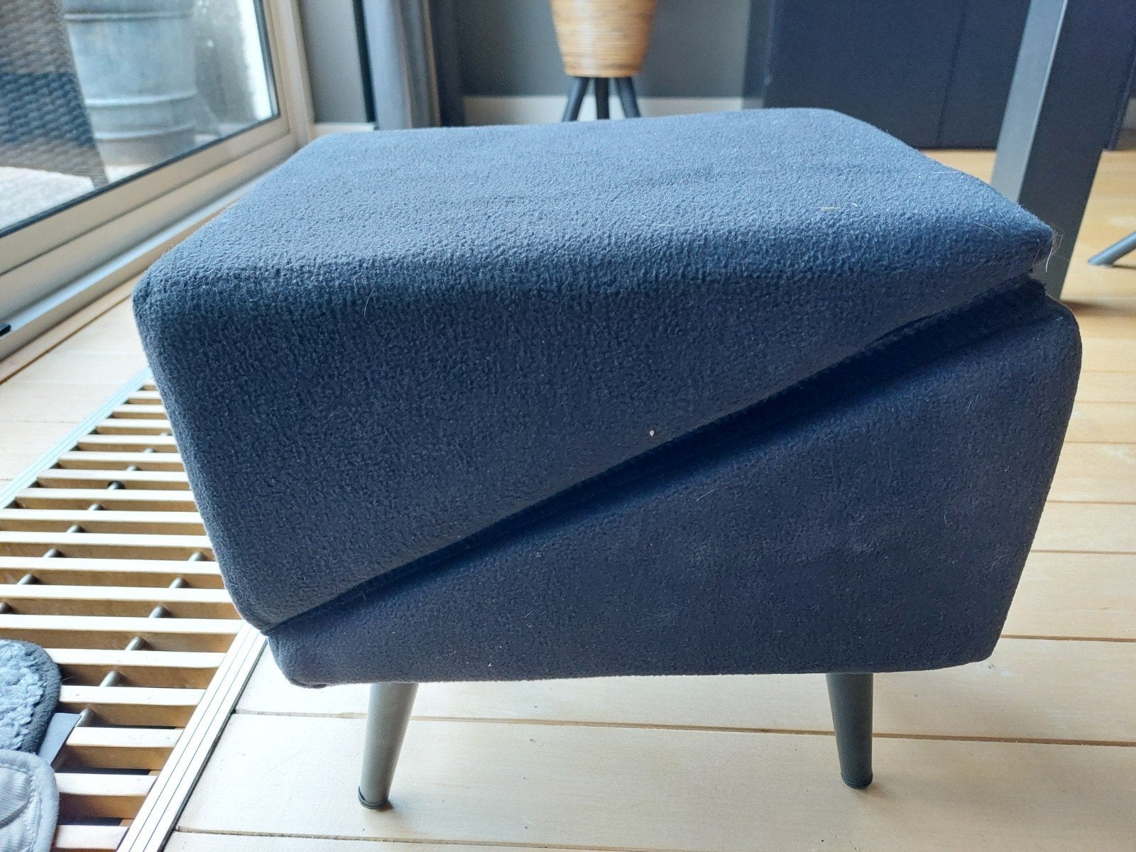Hondentrapje. Opstapje voor hond om op de bank te komen, Ophalen of Verzenden, Nieuw