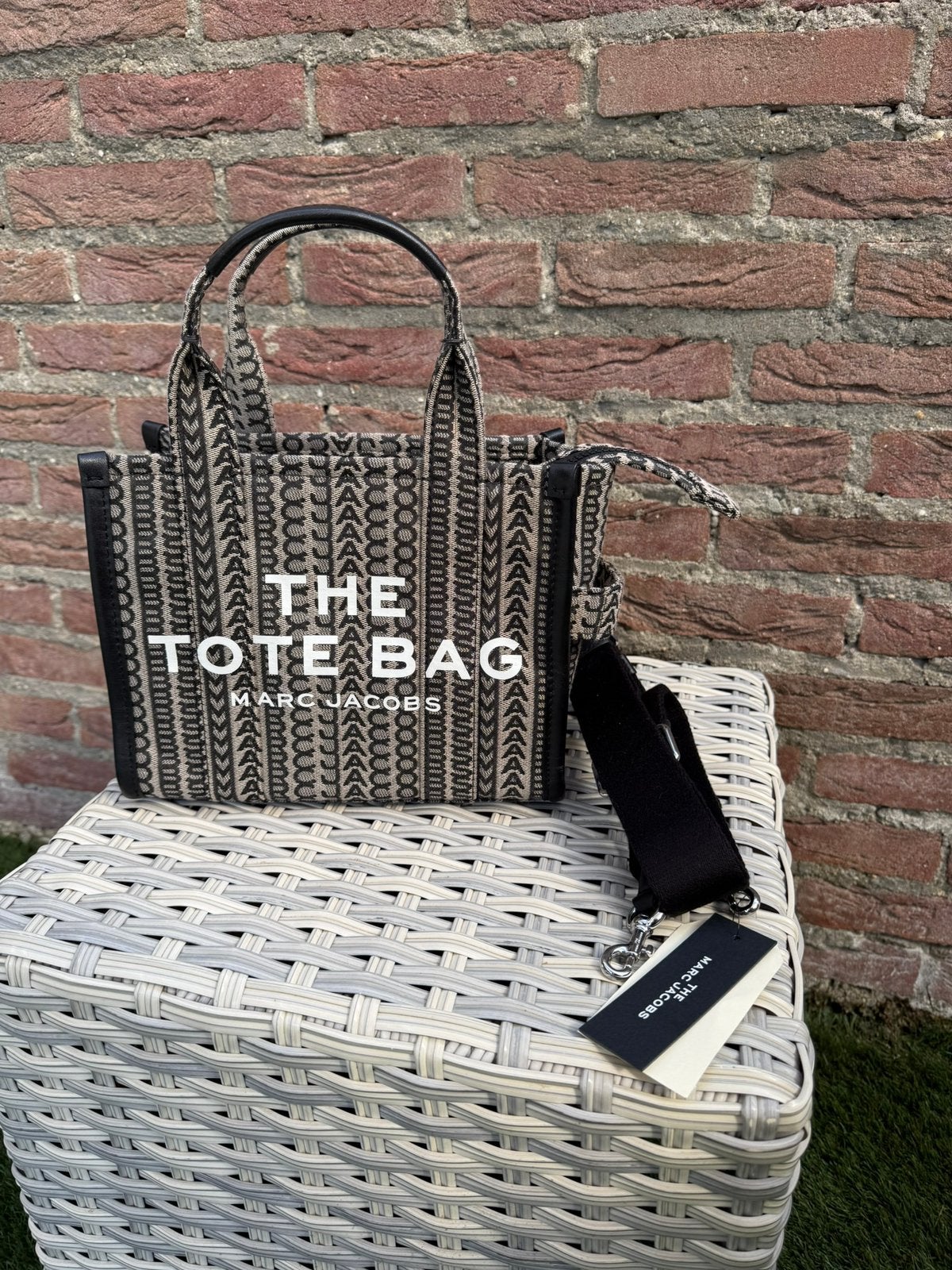 Marc Jacobs The Small Tote the Monogram, Ophalen of Verzenden, Zo goed als nieuw, Schoudertasje