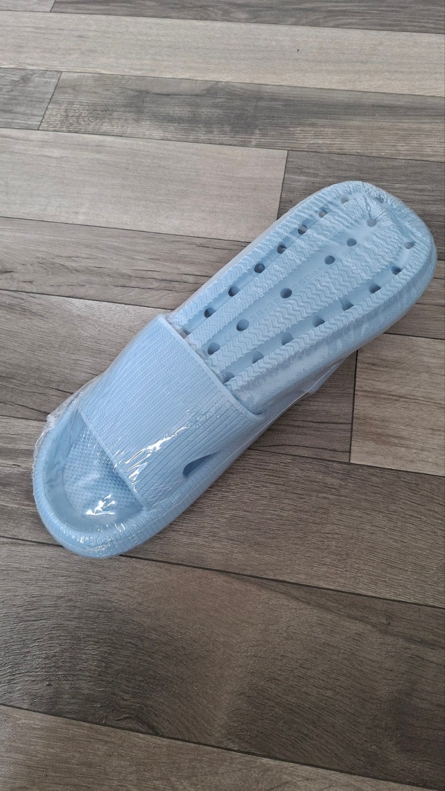 Nieuwe lichtblauwe slippers maat 38/39, Slippers, Blauw, Nieuw, Ophalen of Verzenden