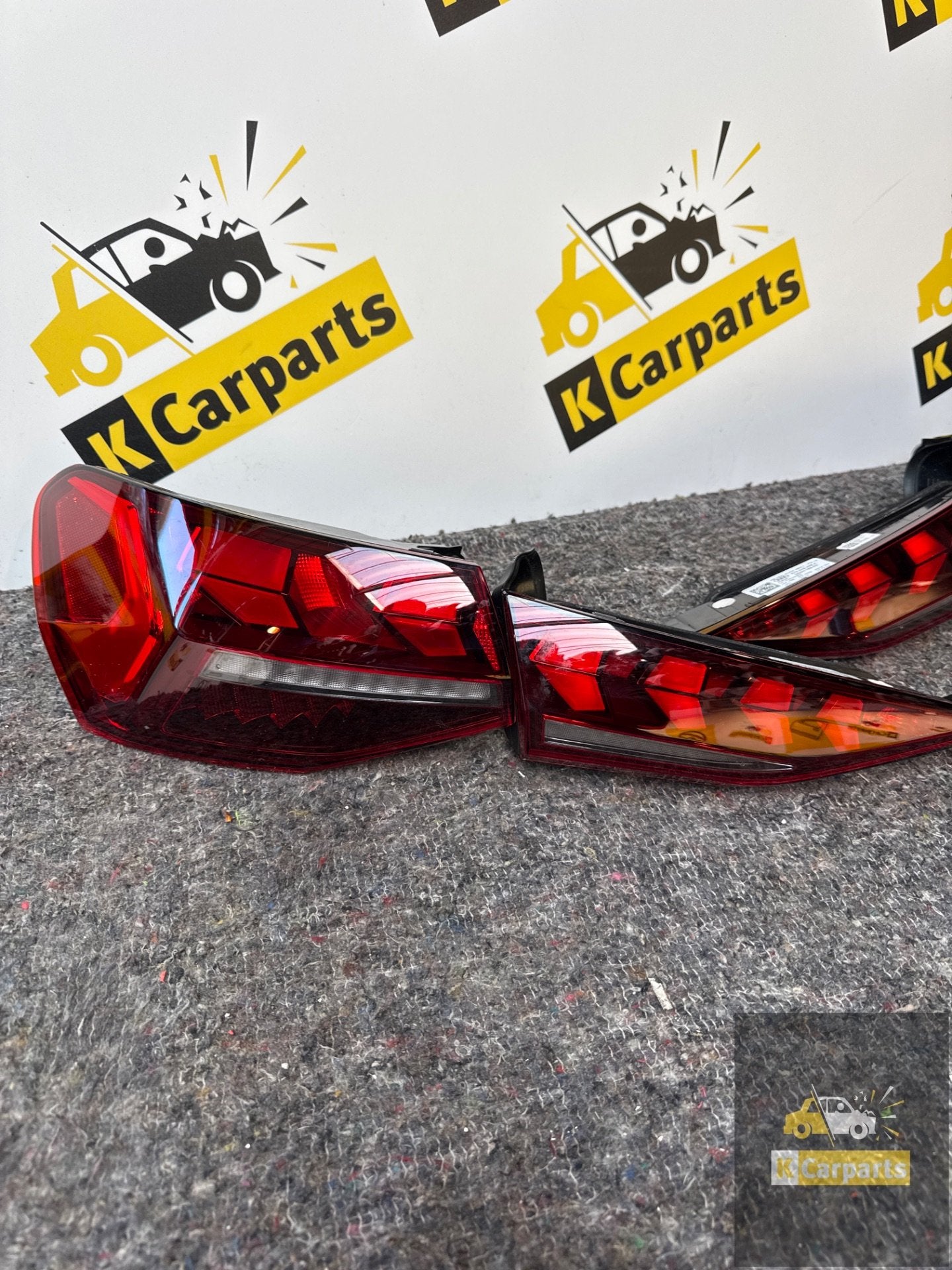 Audi A3 8Y Sportback Dynamic LED Achterlicht set, Gebruikt, AUDI AG, Auto-Union-Strasse 1
85045  Ingolstadt, DE, Kundenbetreuung@audi.de