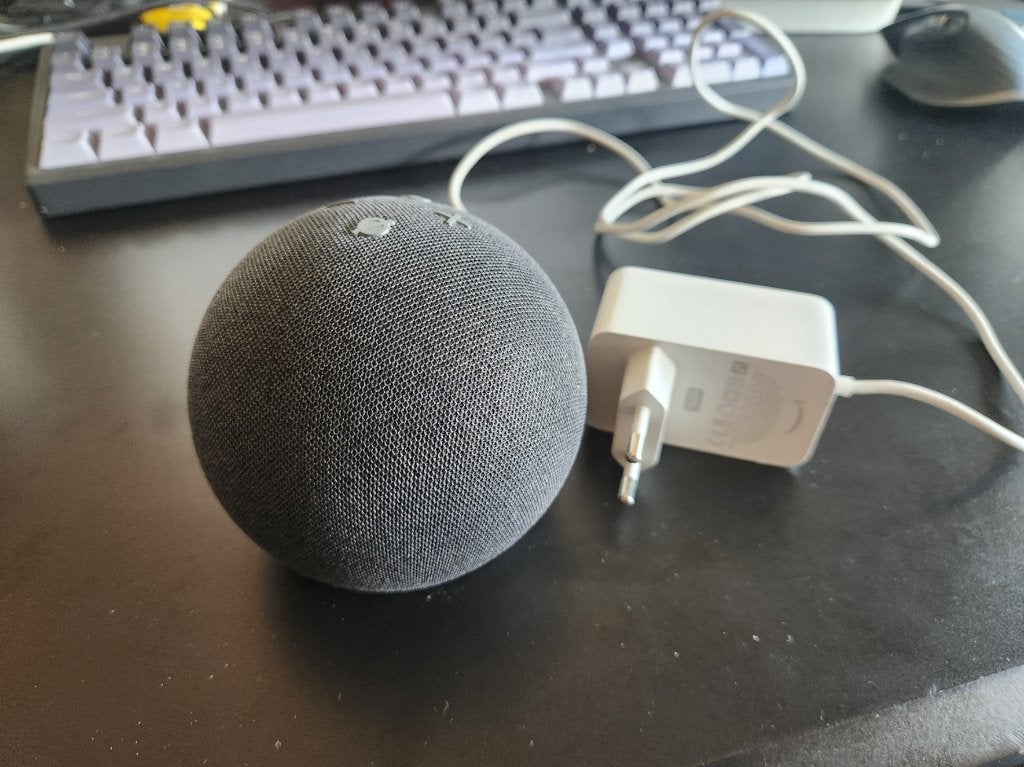Amazon Echo Dot 4e generatie - Alexa met voeding, Audio, Tv en Foto, Overige merken, Slimme speaker, Gebruikt, Ophalen of Verzenden