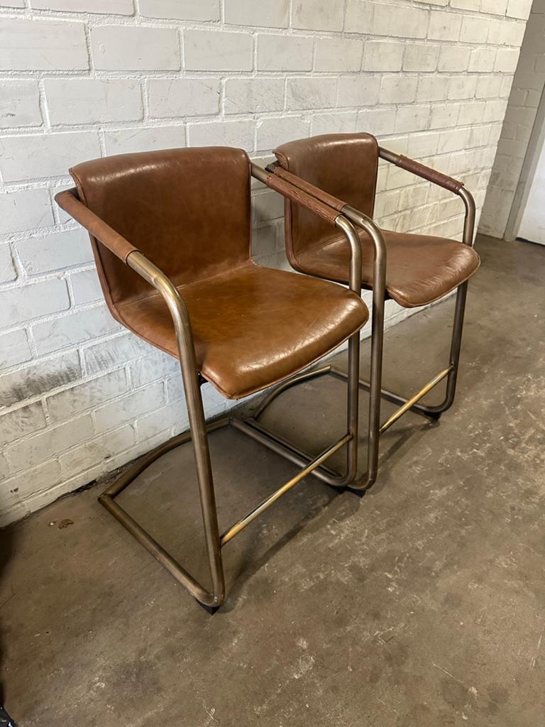 Set van 2 leren barkrukken met metalen frame, Huis en Inrichting, Barkrukken, Ophalen, Gebruikt, Leer, 90 cm of meer