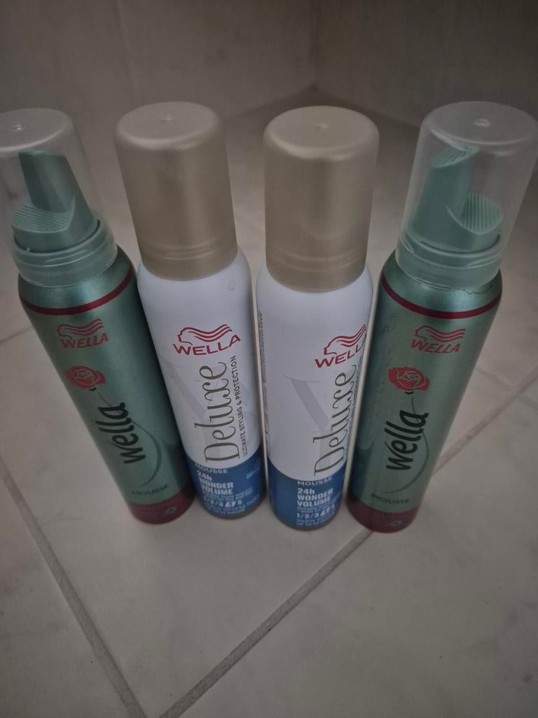 Wella Deluxe Mousse en Wella Mousse - 4 stuks, Sieraden, Tassen en Uiterlijk, Uiterlijk | Haarverzorging, Nieuw, Gel, Wax, Haarlak of Mousse