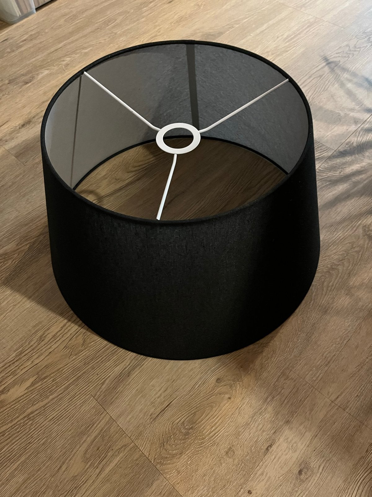 Zwarte ronde lampenkap - zo goed als nieuw, Huis en Inrichting, Lampen | Lampenkappen, Ophalen, Overige typen, Zwart, Rond