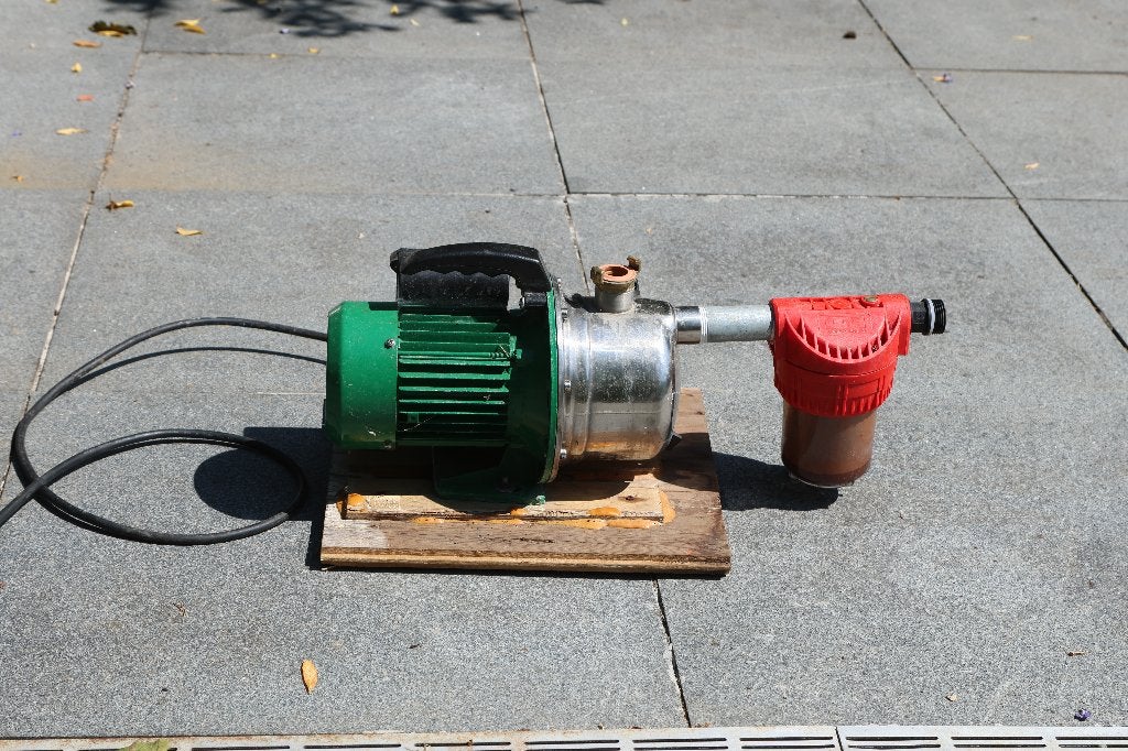 vijverpomp  4000 liter, Ophalen, Gebruikt, Vijverpomp