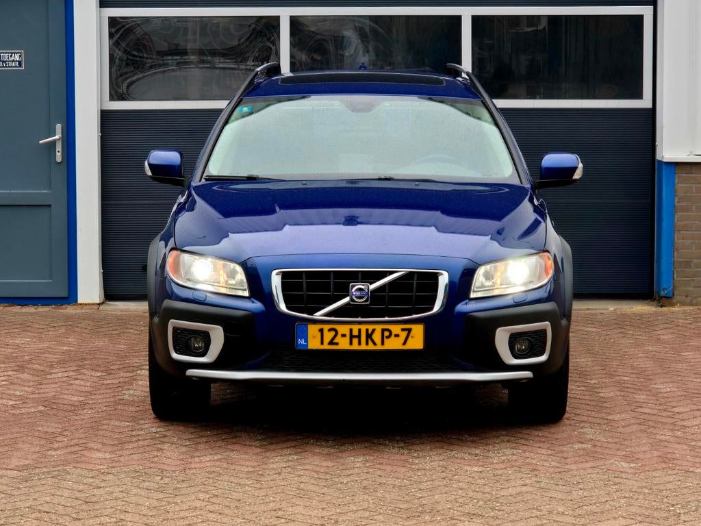 Volvo XC70 2.4 D5 AWD Geartronic youngtimer boekjes, Automaat, 1716 kg, Zwart, 197 €/maand