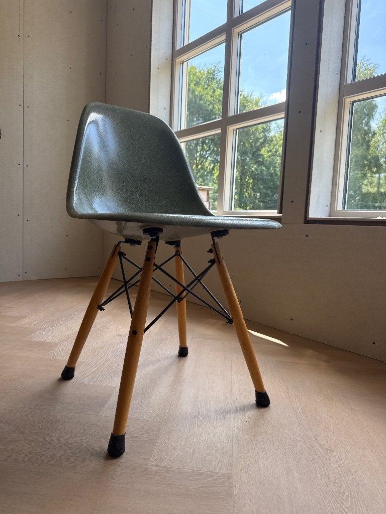 Eames Chair Fiberglass Modernica Los Angeles, Ophalen, Gebruikt, Overige kleuren, Eén