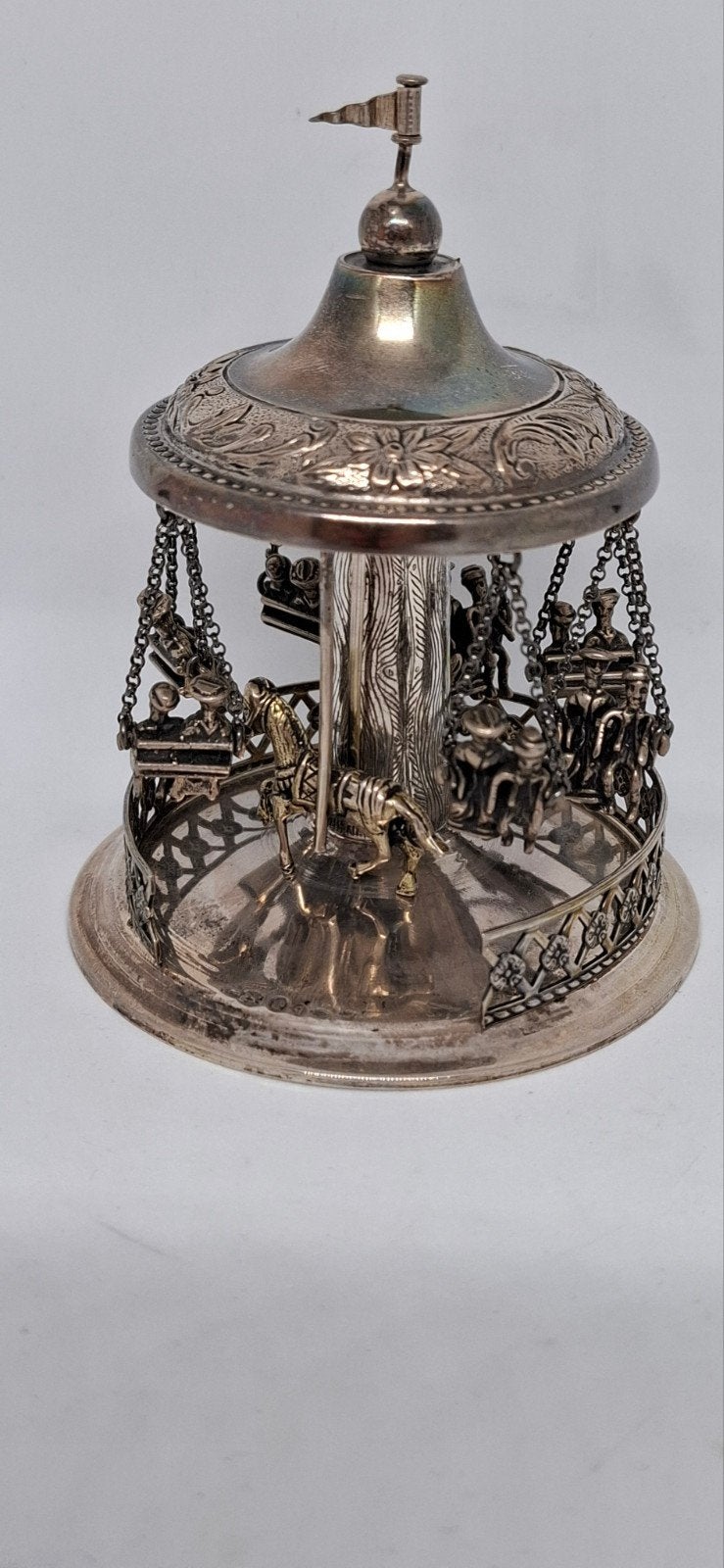 Groot zilveren Miniatuur Zweefmolen - 111 gram met 6 Stoelen, Verzenden, Zilver