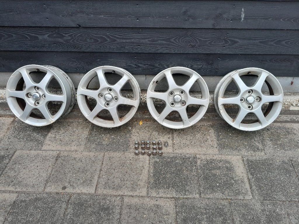 Originele Set LM-VELGEN - TOYOTA YARIS P1 T-SPORT, Ophalen, Gebruikt, 15 inch, Velg(en)