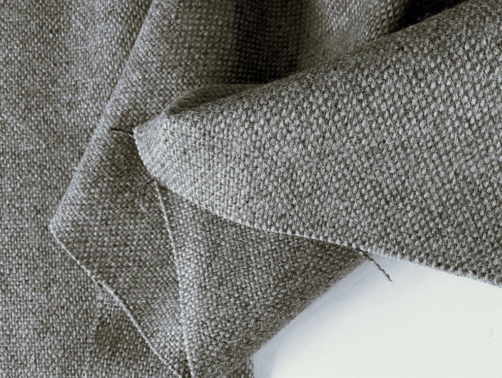 Bute Tweed CF740; grijstinten; max 8,5 meter meubelstof, Wol, 120 cm of meer, Ophalen of Verzenden, Grijs