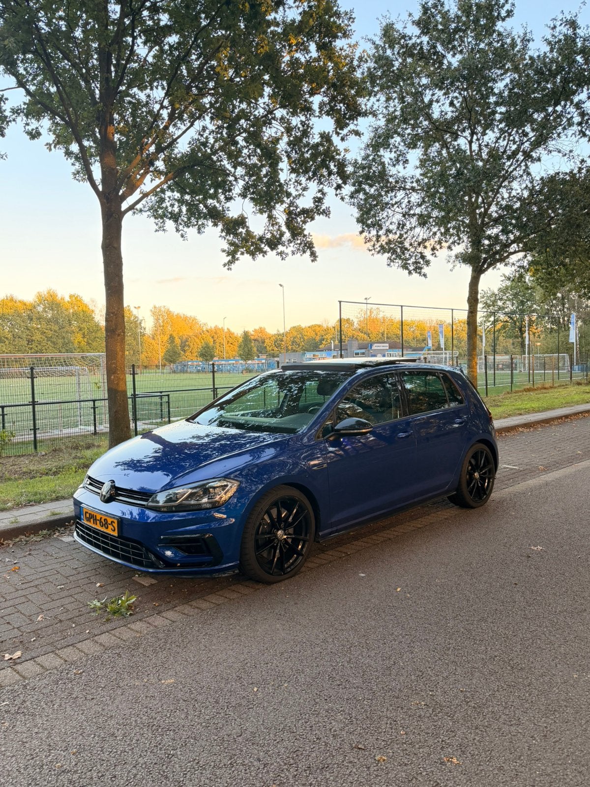 Volkswagen Golf 7.5 R | Lapiz Blue | Pano | Dynaudio | APR, Auto's, Automaat, 4 cilinders, 1984 cc, Blauw