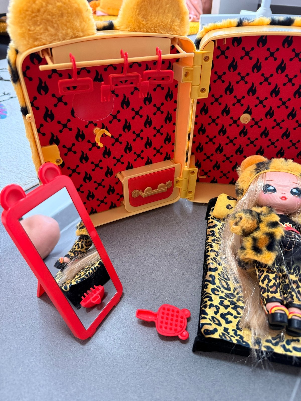na na na surprise koffertje geel panter, Ophalen of Verzenden, Nieuw, Overige typen