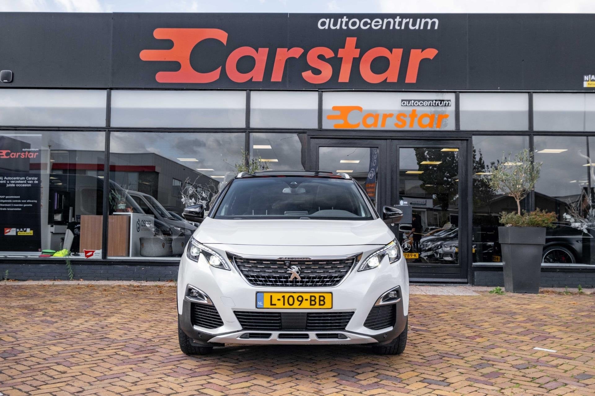 Peugeot 3008 1.2 PureTech Première|GT-Line|Pano|Leer|Trekha, Dealer onderhouden, Gebruikt, 1199 cc, Wit