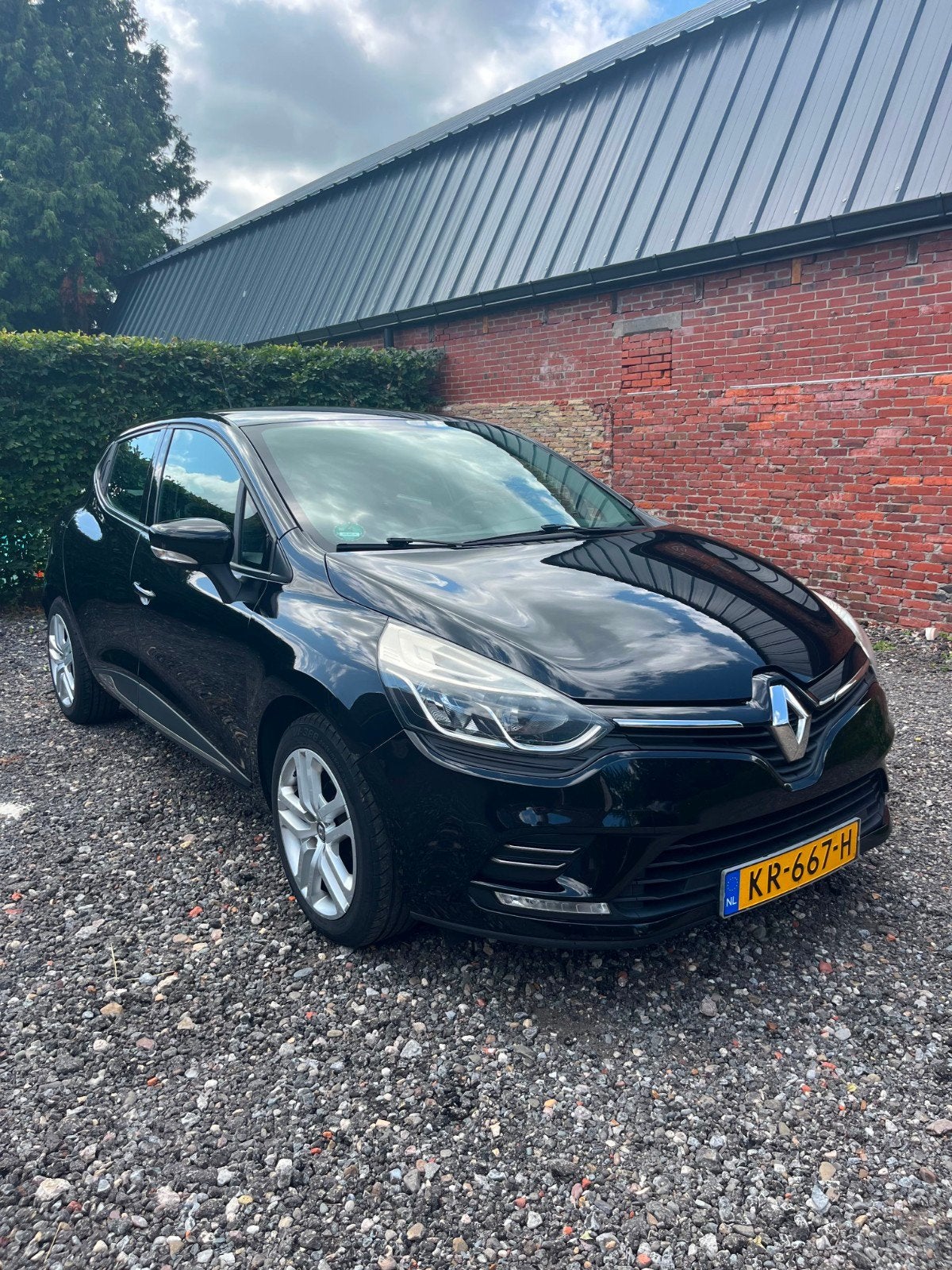 Renault Clio Energy TCe 90pk Eco2 S&S 2016 Zwart, Auto's, Voorwielaandrijving, 898 cc, Leder en Stof, Origineel Nederlands