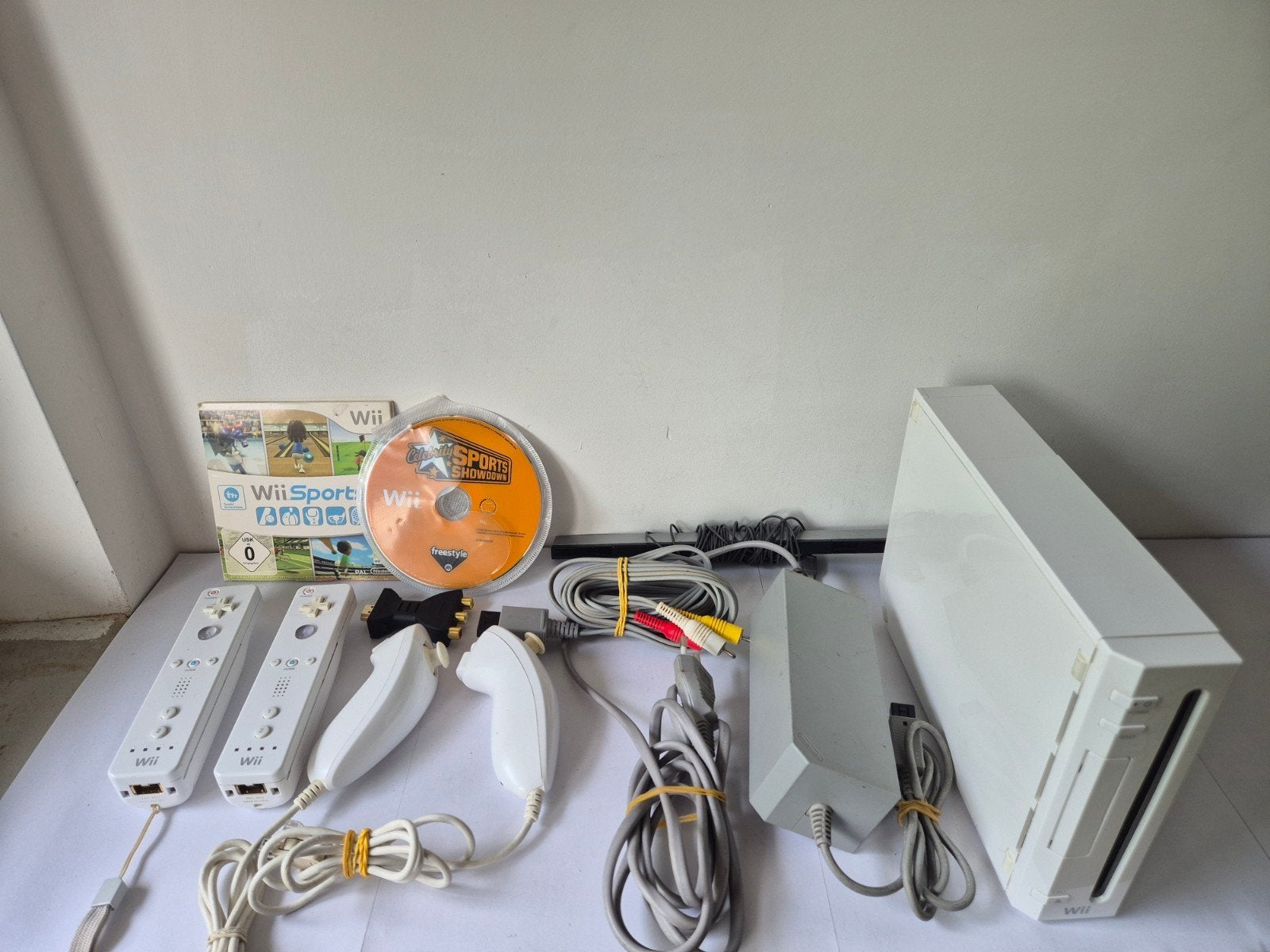 Wii Compleet - 2 Controllerset - HDMI Adapter - Getest Werkt, Spelcomputers en Games, Ophalen of Verzenden, Gebruikt, Met 2 controllers