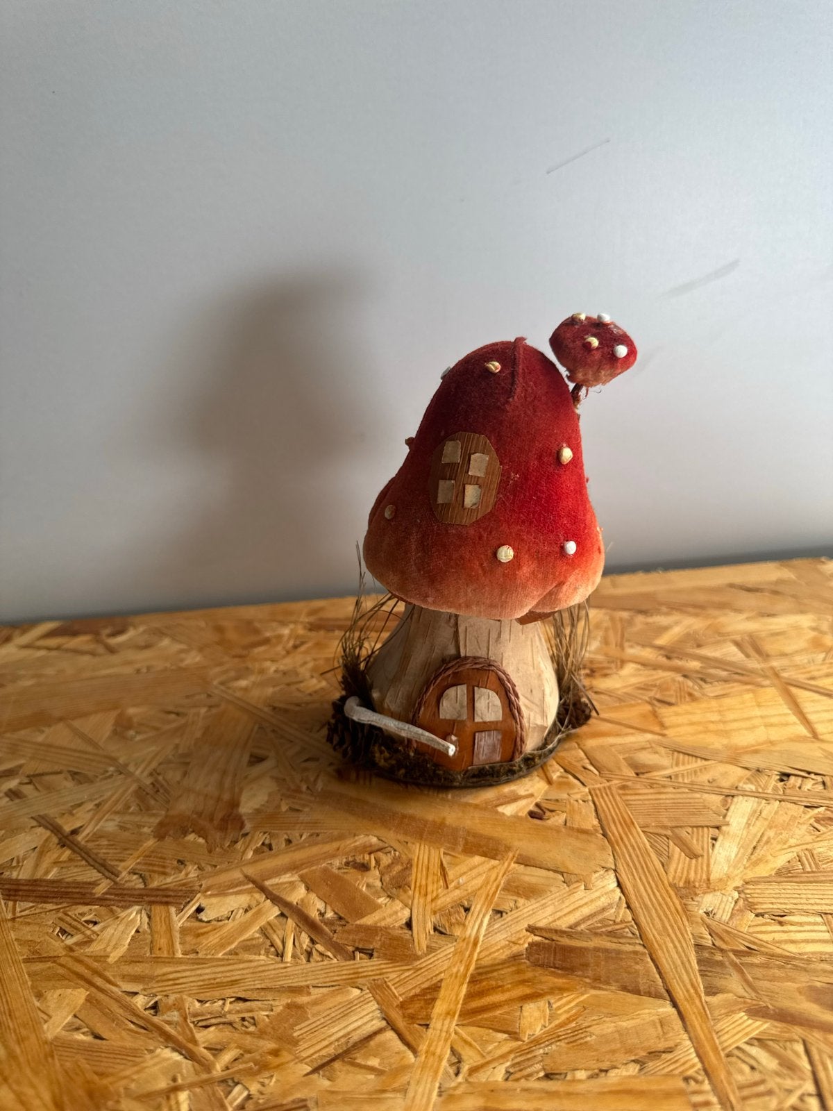 Decoratieve paddenstoel met huisje - Sprookjesachtig, Overige stijlen, Ophalen of Verzenden, Zo goed als nieuw, Natuurlijk materiaal