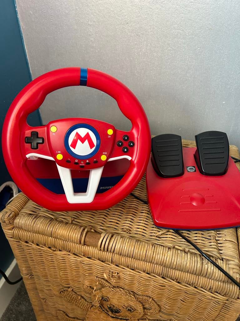 Mario Kart racestuur met pedalen voor Nintendo Switch, Ophalen of Verzenden, Zo goed als nieuw, Met 1 controller, Switch Original