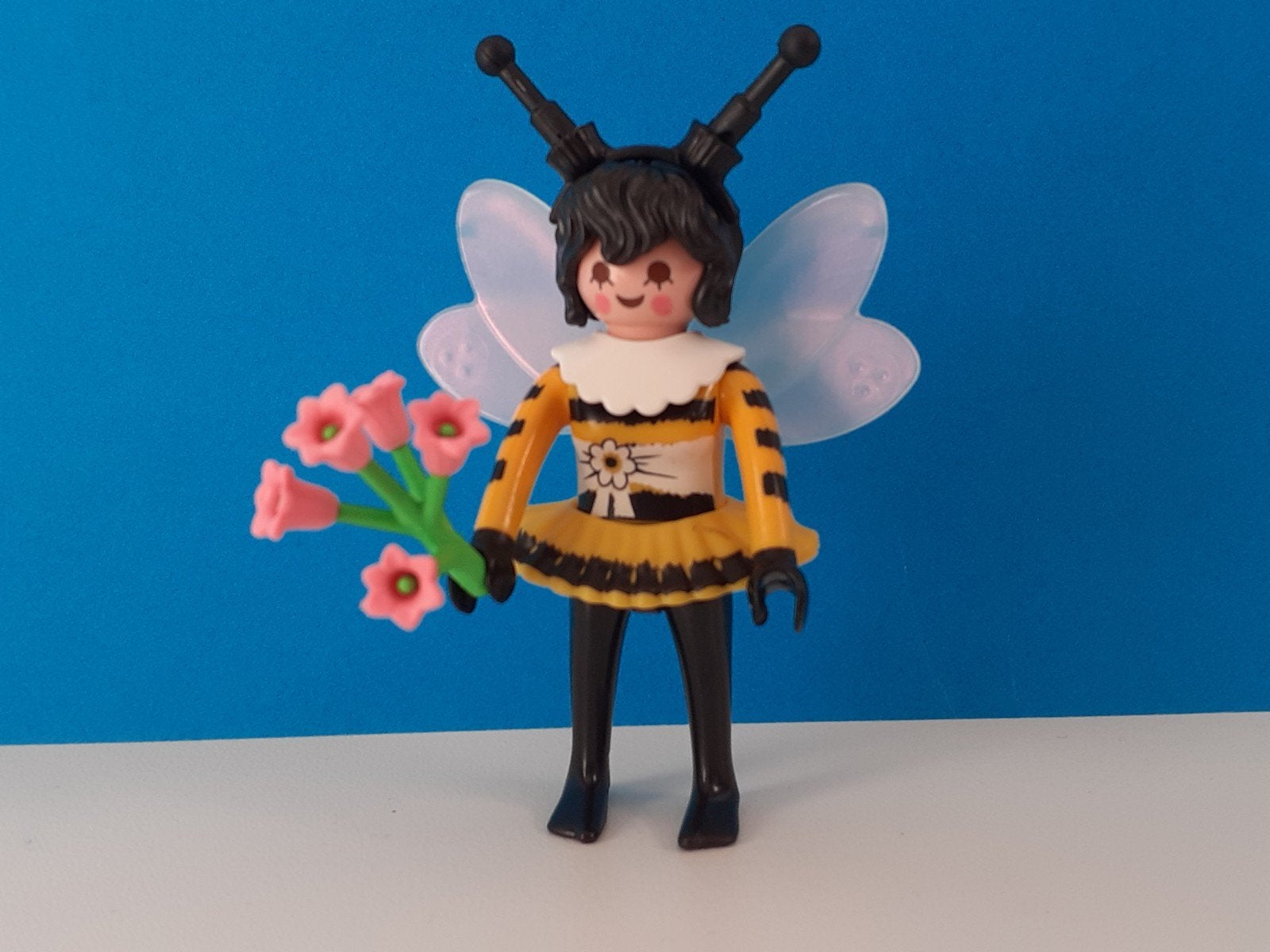 Playmobil poppetje bijenmeisje serie 22, Ophalen of Verzenden, Nieuw, Complete set, Figuren