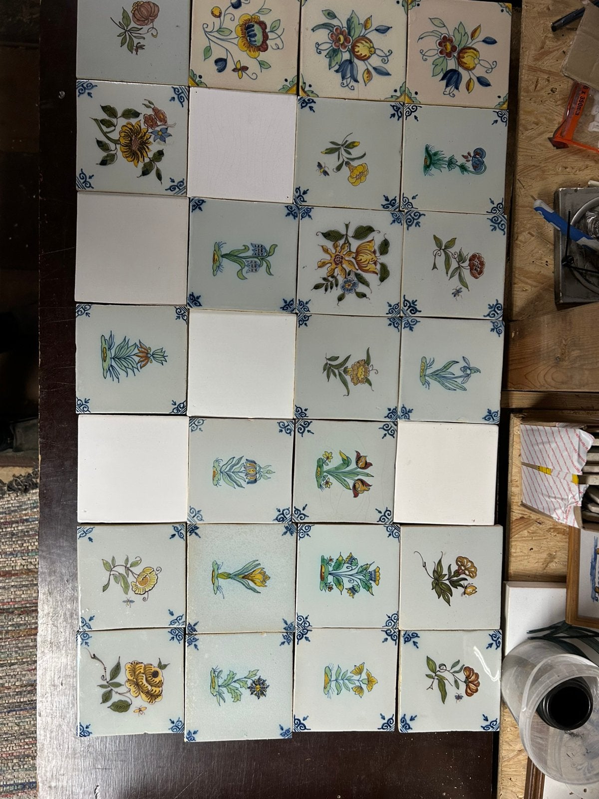 Authentieke Friese gekleurde bloemen op tegeltjes, Ophalen of Verzenden