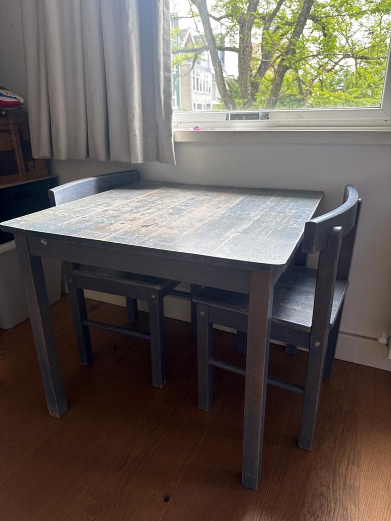 MOET WEG: Kinder speeltafel met 2 stoeltjes - blauw, Ophalen, Gebruikt