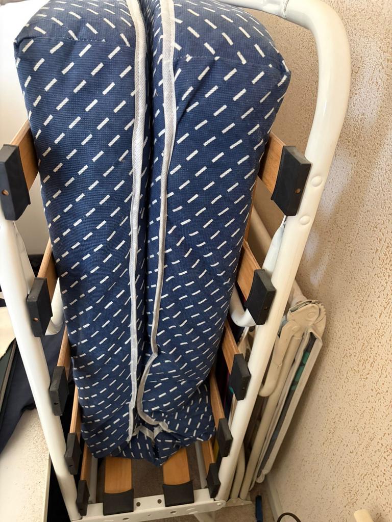 Opvouwbaar logeerbed met matras, Gebruikt, Eenpersoons, Blauw, Ophalen of Verzenden