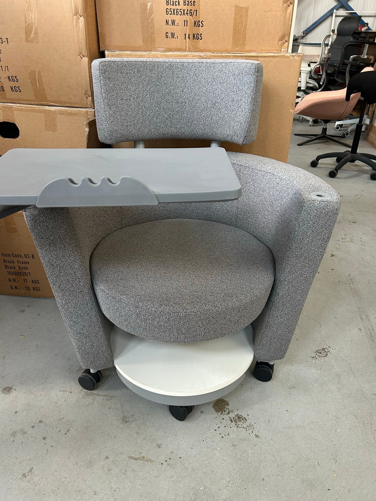 Beweegbare stoel met tafel en bekerhouder, Ophalen, Gebruikt