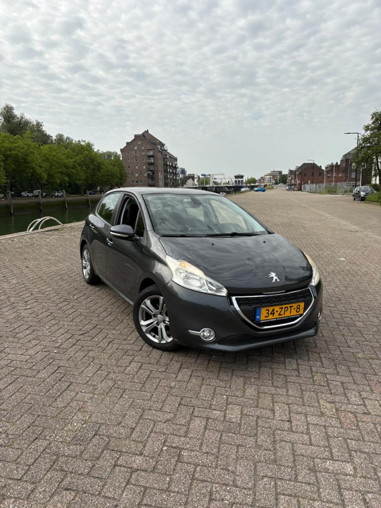 Peugeot 208 1.2 VTi 82PK 5D (102g) 2013 Grijs, Voorwielaandrijving, 31 €/maand, 1199 cc, Origineel Nederlands
