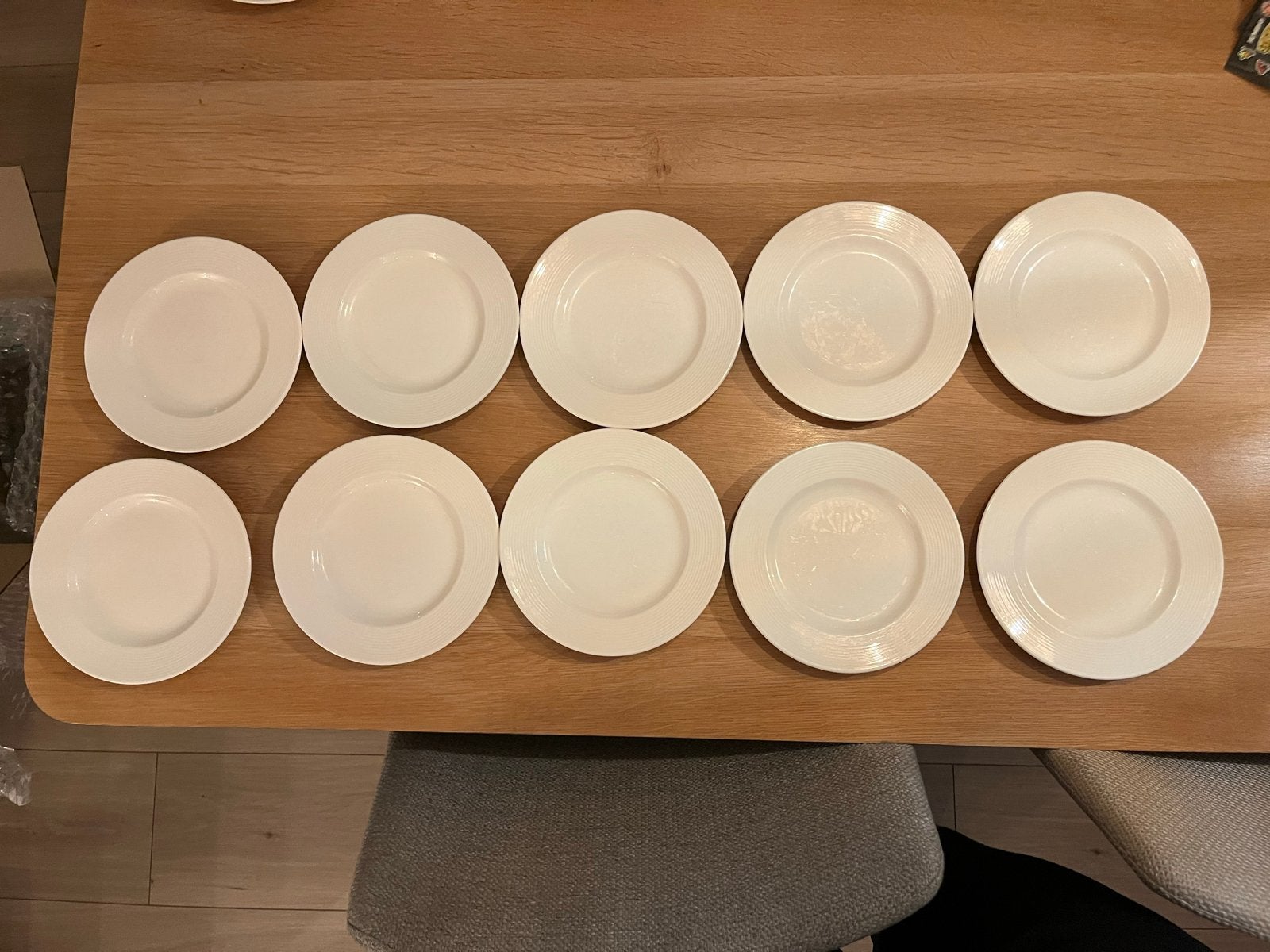 10 gebaksschotels New Linnen servies V&D, Huis en Inrichting, Overige merken, Ophalen of Verzenden, Zo goed als nieuw, Bord(en)
