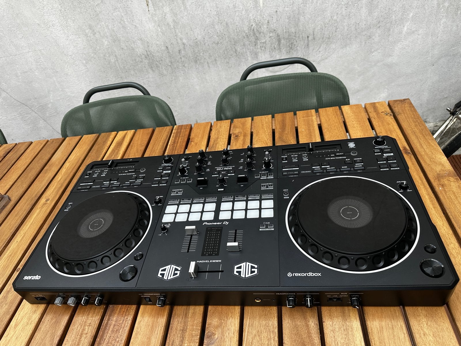 Selling or Trade: REV5+Decksaver for Pioneer XDJ-RX3, Muziek en Instrumenten, Dj-sets en Draaitafels, Ophalen of Verzenden, Zo goed als nieuw