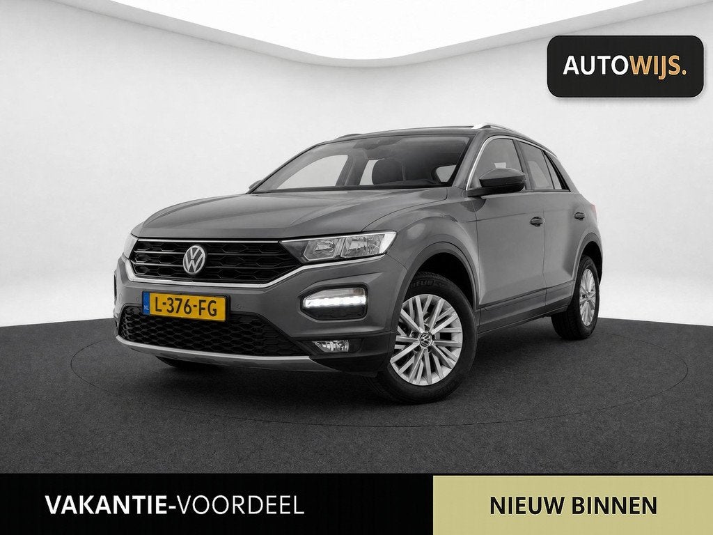 Volkswagen T-Roc 1.0 TSI Style Business|PANO|NL AUTO|TREKHAA, Voorwielaandrijving, Stof, Gebruikt, 1194 kg