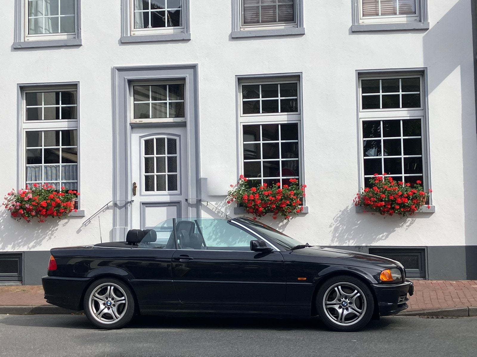 BMW 3-Serie 3.0 CI 330 Cabriolet AUT, Auto's, Automaat, 1595 kg, Cabriolet, 4 stoelen