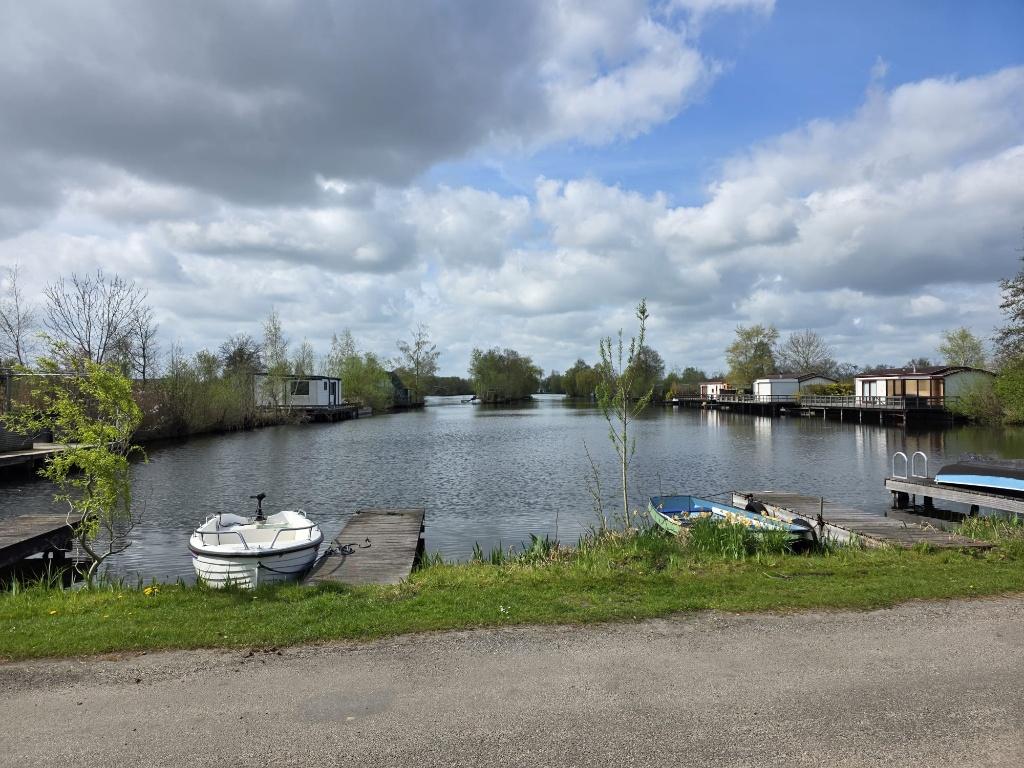 Te koop: compleet instapklaar chalet - Wilgenplas Maarssen, Huizen en Kamers, Recreatiewoningen te koop, 2 slaapkamers, Utrecht