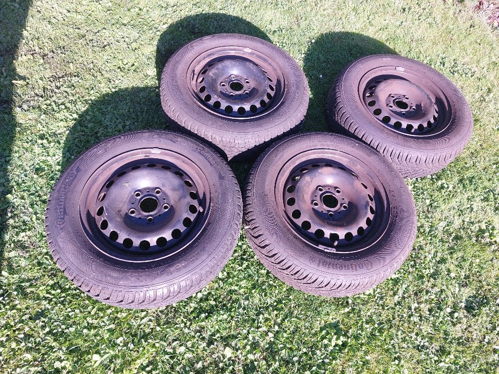 Winterbanden met stalen velgen maat 195/65 R15 T, Gebruikt, Banden en Velgen, Winterbanden, Personenwagen