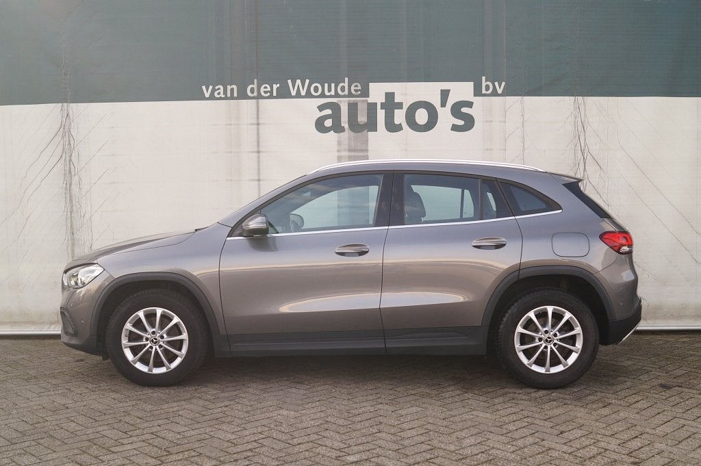 Mercedes-Benz GLA 180d Automaat Business Line -ECC-NAVI-TREK, Auto's, Automaat, USB, Gebruikt, Euro 6