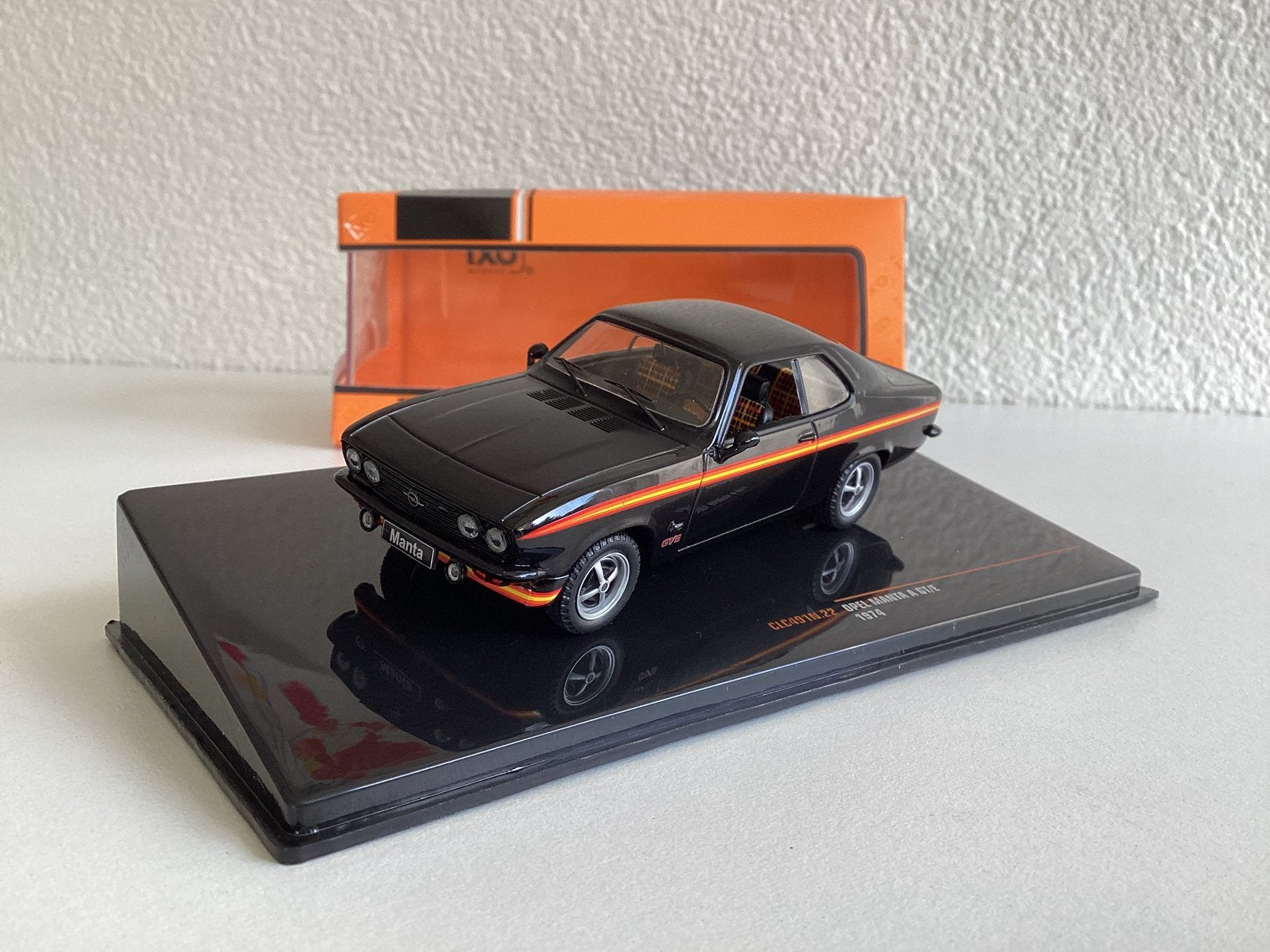 Opel Manta A GT/E  Zwart 1:43  IXO  Nieuw, Ophalen of Verzenden, Nieuw, Auto, Overige merken