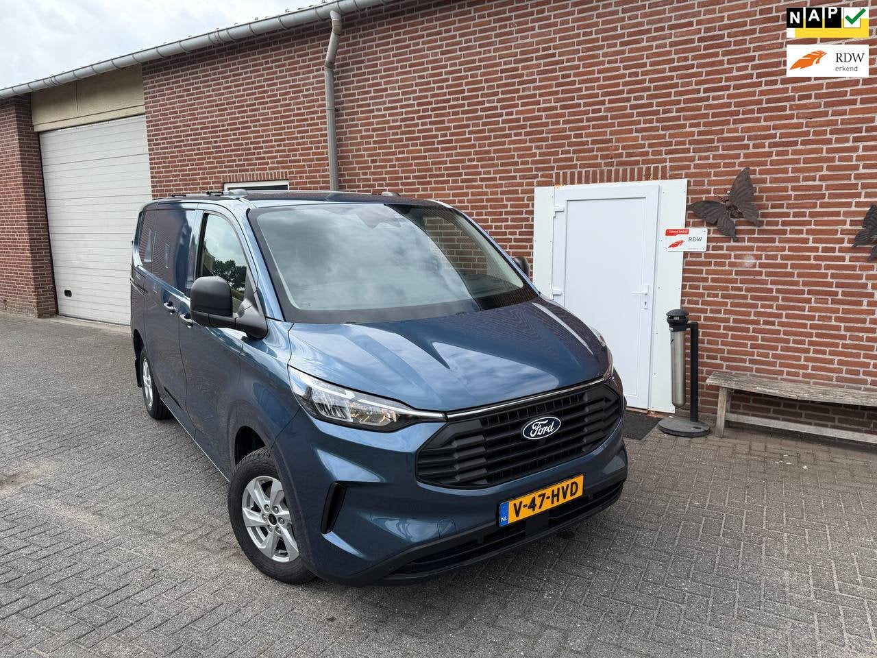 Ford TRANSIT CUSTOM 280 2.0 TDCI L2H1 Trend 3 persoons , App, Voorwielaandrijving, Dealer onderhouden, Gebruikt, 4 cilinders