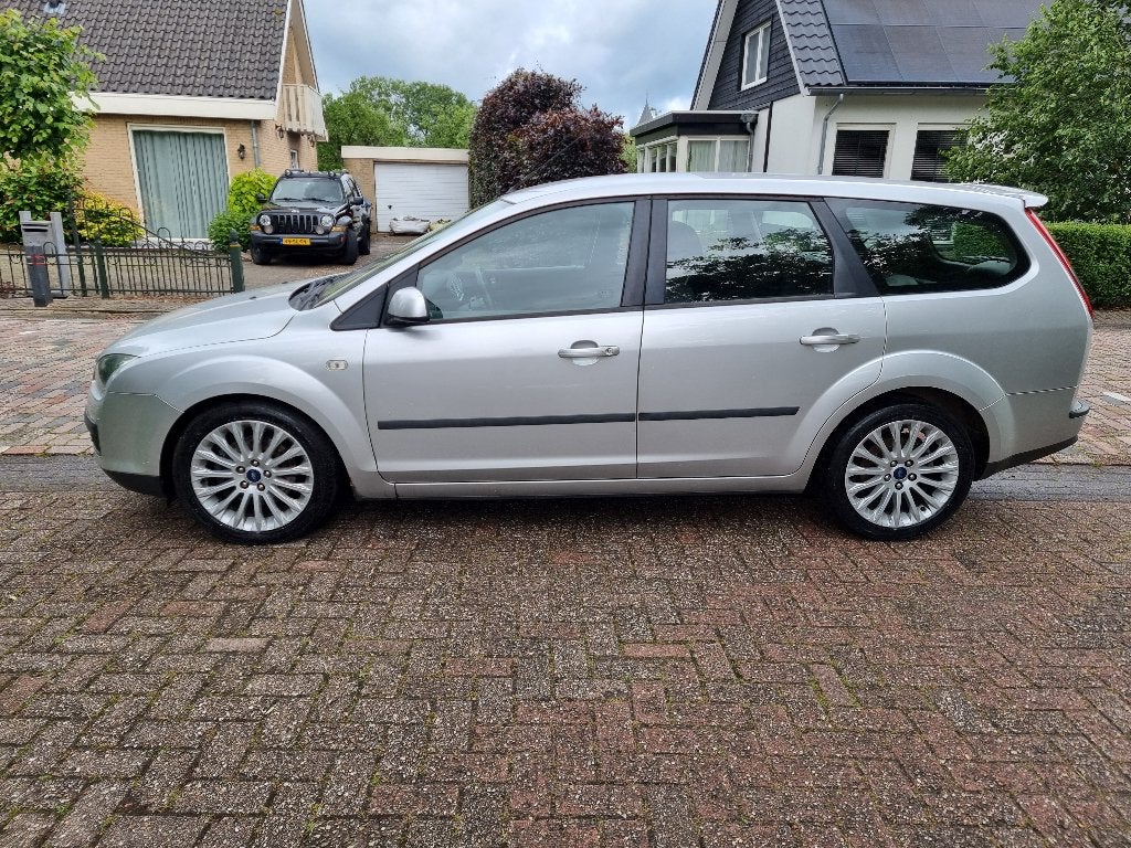 Ford Focus Wagon 2.0 16V Rally Edition, airco, camera, Auto's, 145 pk, Stof, Zwart, 4 cilinders