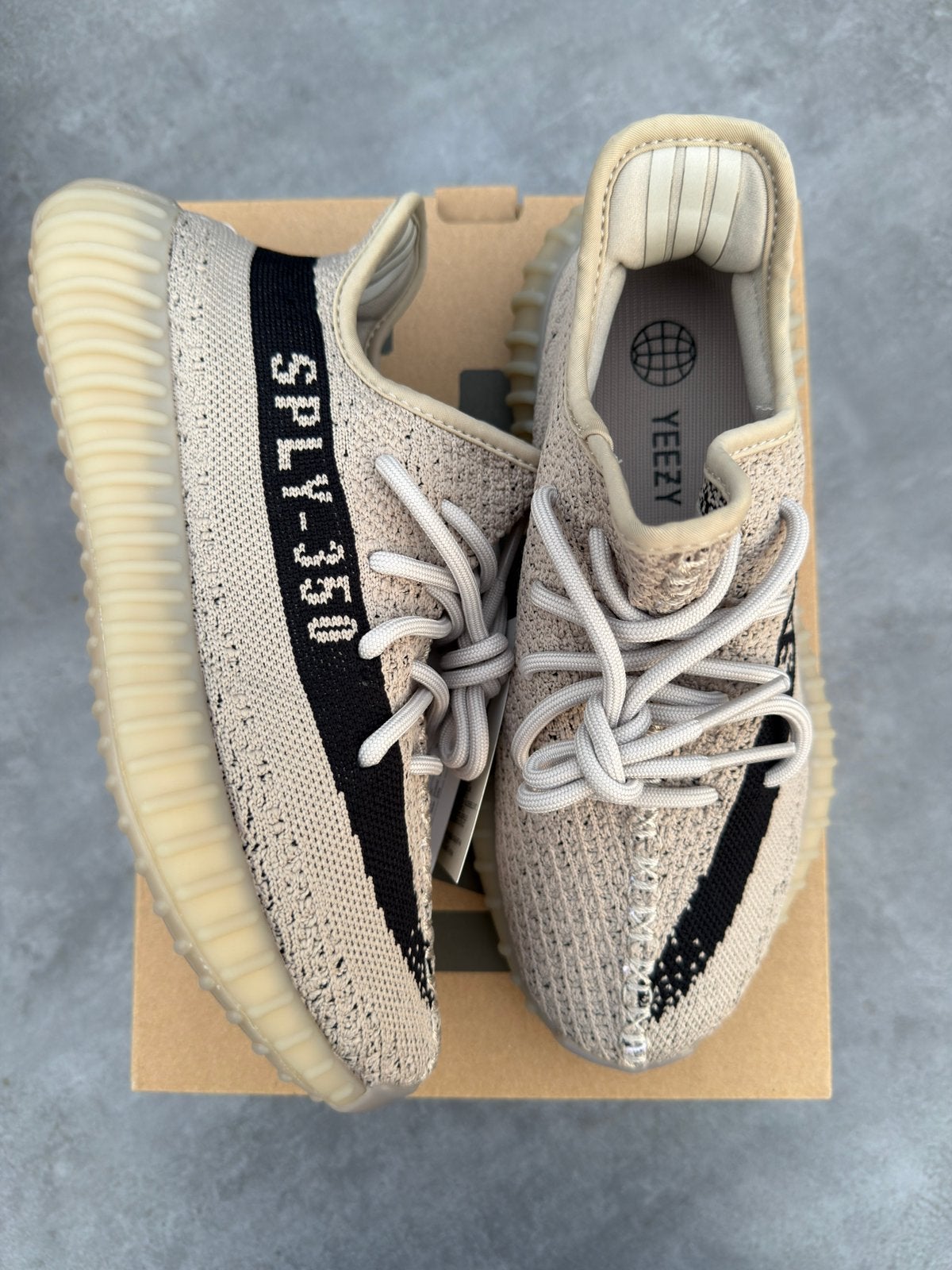 Adidas Yeezy 350 Slate - Maat 37 1/3, --, Nieuw, Ophalen of Verzenden, Sneakers of Gympen