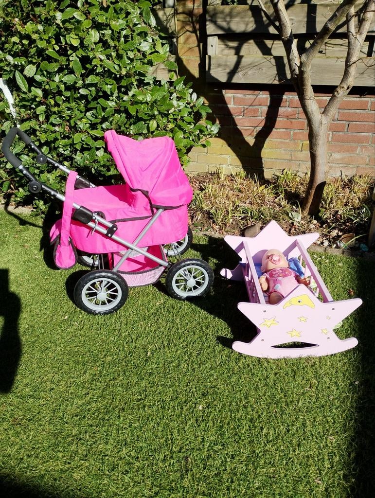 Mooie degelijk poppenwagen en schommel wiegje, Ophalen, Gebruikt, Overige merken
