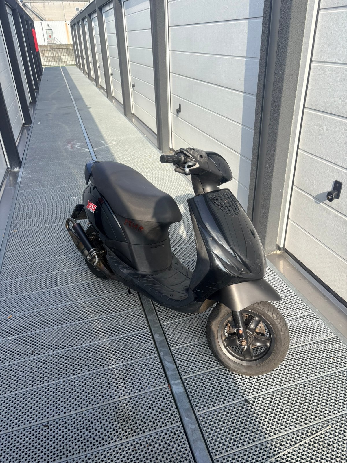 Zip 70cc brom, Ophalen, Tweetakt, Maximaal 45 km/u, Zo goed als nieuw