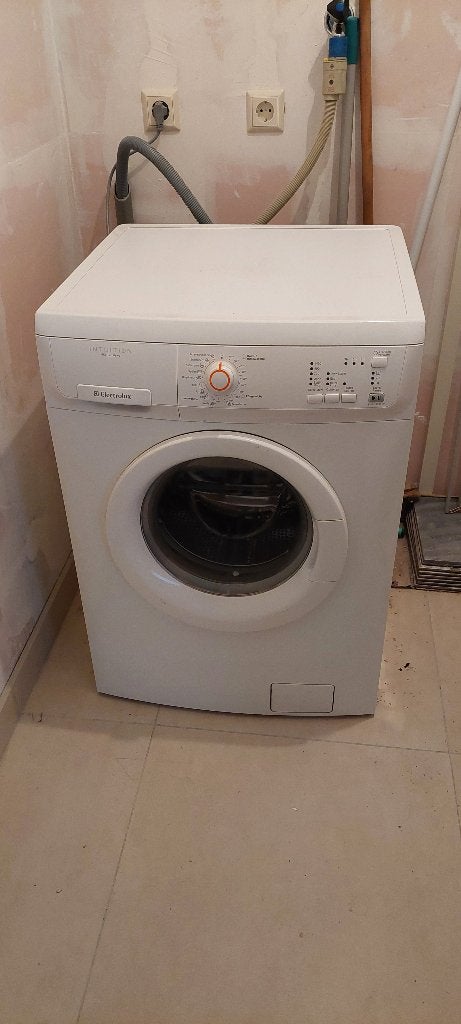Wasmachine Electrolux EWF14070W, Ophalen, 1200 tot 1600 toeren, Gebruikt, 4 tot 6 kg