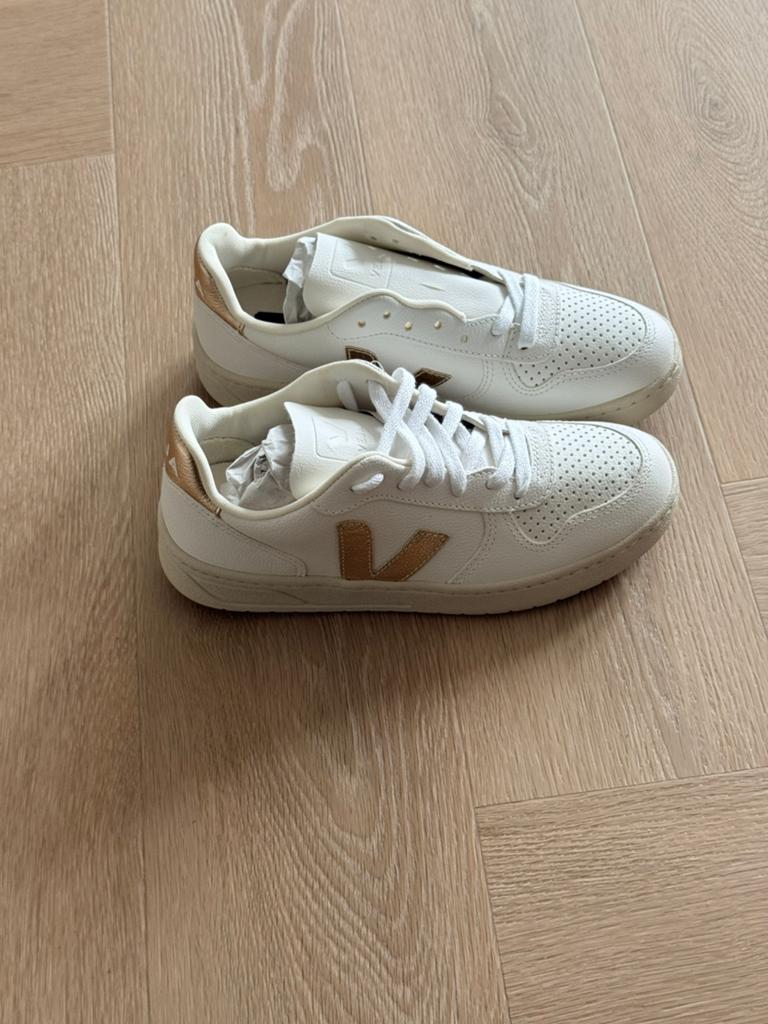 Originele Veja V-10 sneakers, Kleding | Dames, Schoenen, Ophalen of Verzenden, Nieuw, Sneakers of Gympen
