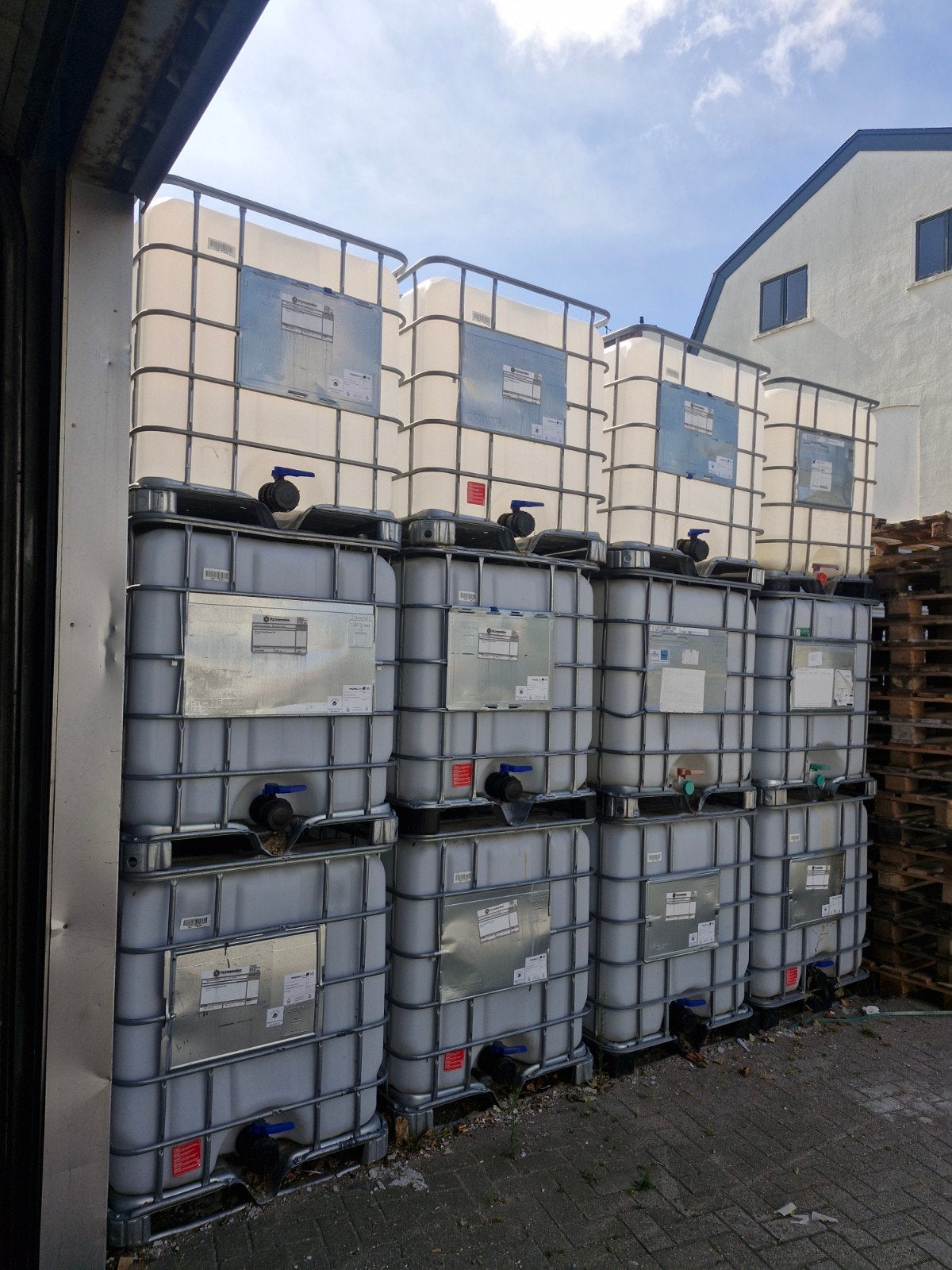 ibc tanks 12x  1x gebruikt  ook perstuk te koop 25 euro, Ophalen, 100 cm of meer, 60 cm of meer, Zo goed als nieuw