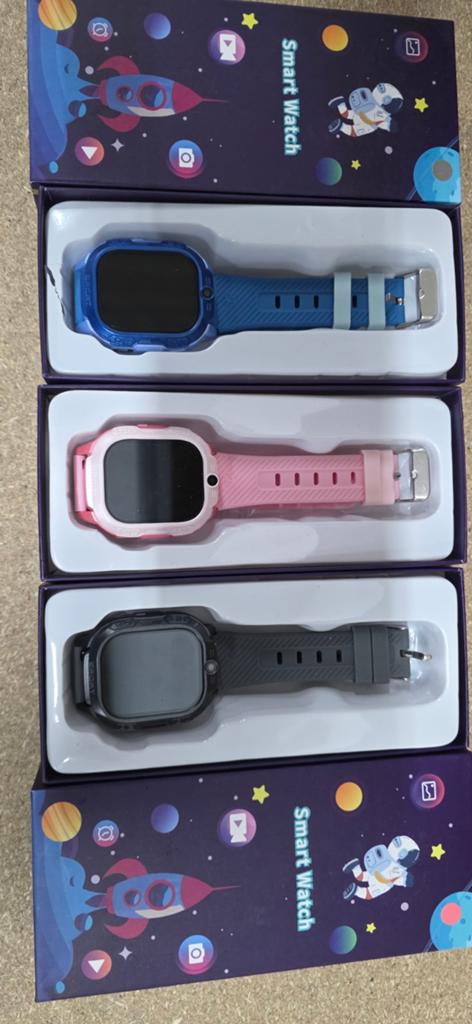 Partij van 900x Smartwatches voor Kinderen - Diverse Kleuren