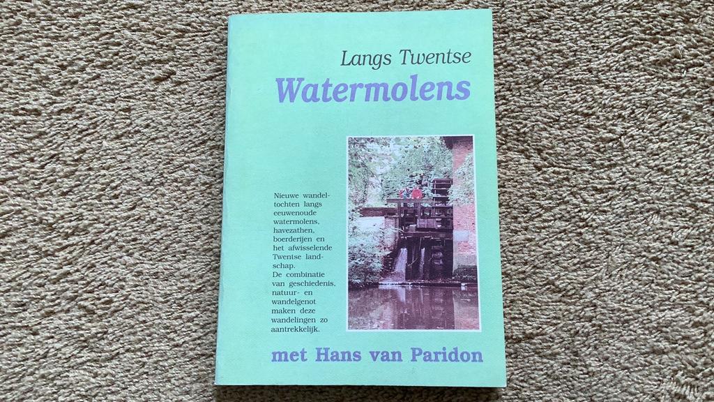 Langs Twentse Watermolens met Hans van Paridon, 1994, Ophalen of Verzenden, Gelezen, Overijssel