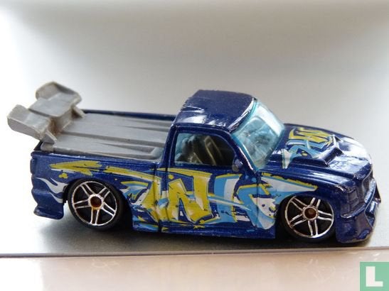Hot Wheels Super Tuned Pickup Truck car Graffiti 2000 1:64, Hobby en Vrije tijd, Modelauto's | Overige schalen, Zo goed als nieuw
