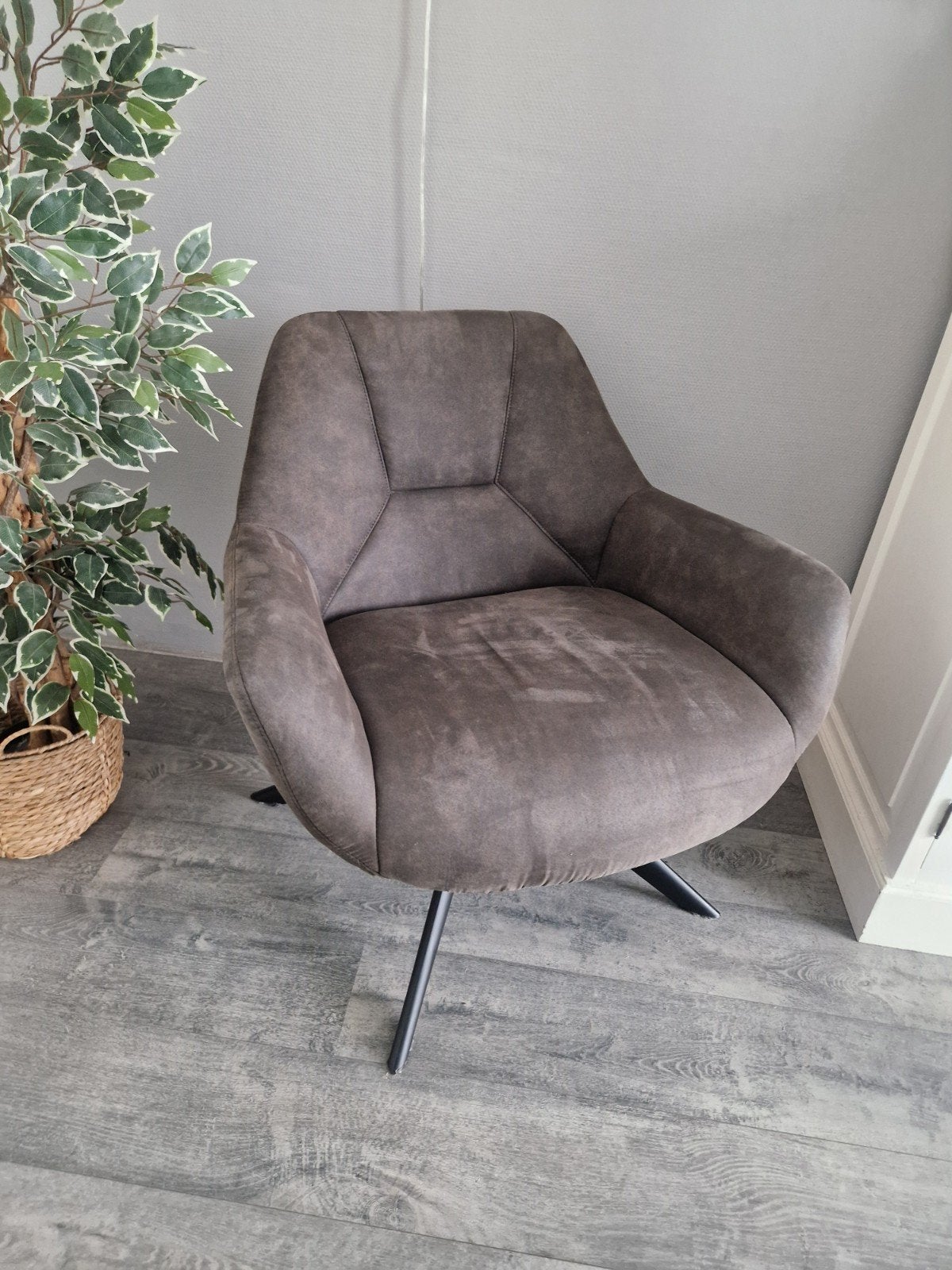 Moderne draaibare fauteuil - Merkloos - Grijs, Ophalen, Minder dan 75 cm, Zo goed als nieuw, 50 tot 75 cm