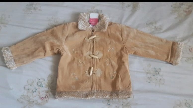Nieuwe meisje Kinderpak te koop, Kinderen en Baby's, Ophalen, Nieuw, Maat 104