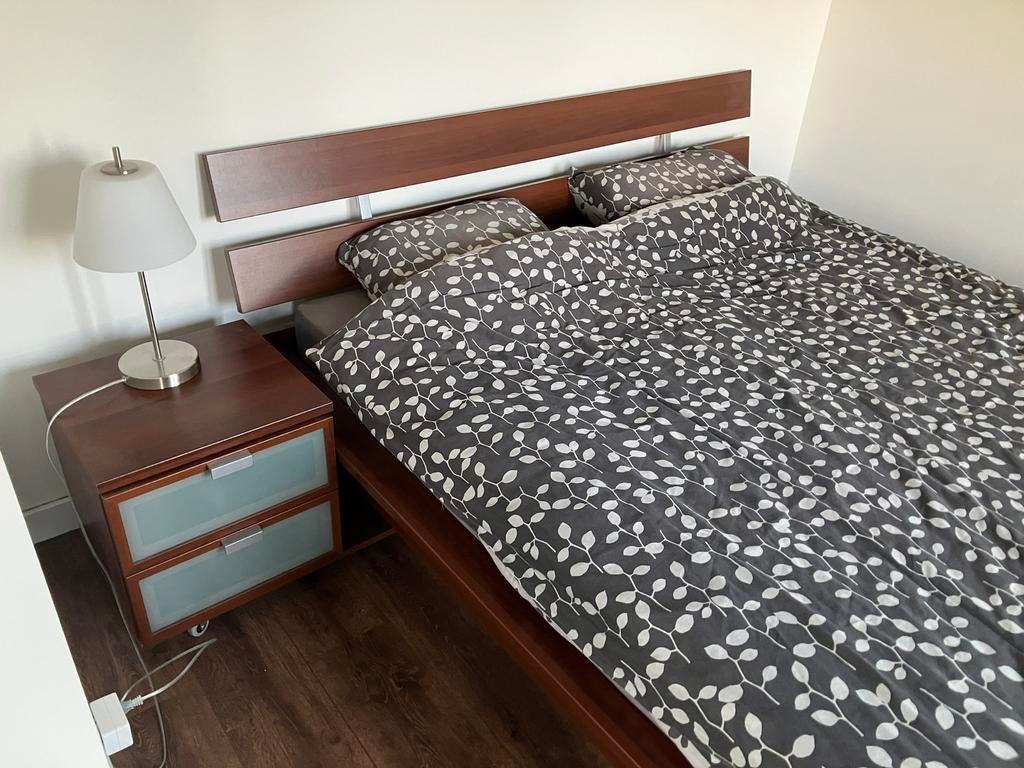 Ikea Hopen bed 180x200 + nachtkastje en lattenbodems, Huis en Inrichting, Slaapkamer | Bedden, Ophalen, Gebruikt, Bruin, Tweepersoons